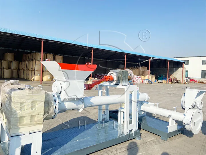 automatic feeder in plant