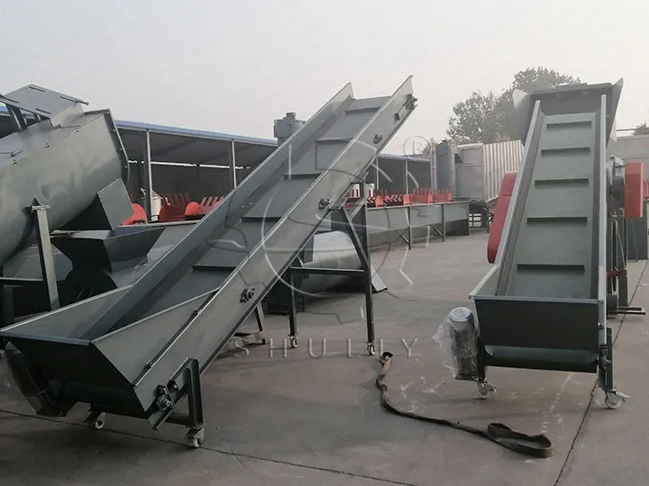 conveyor belt equipment in plant