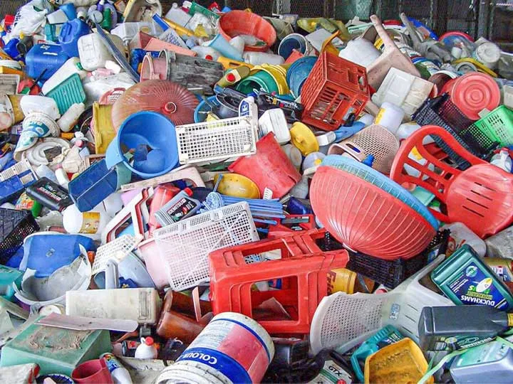 raw materials for Canada plastic recycling