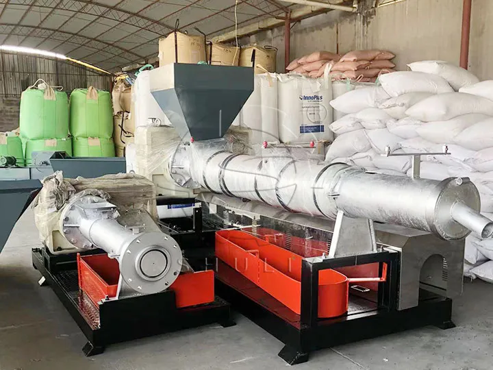 plastic pelletizing extruder