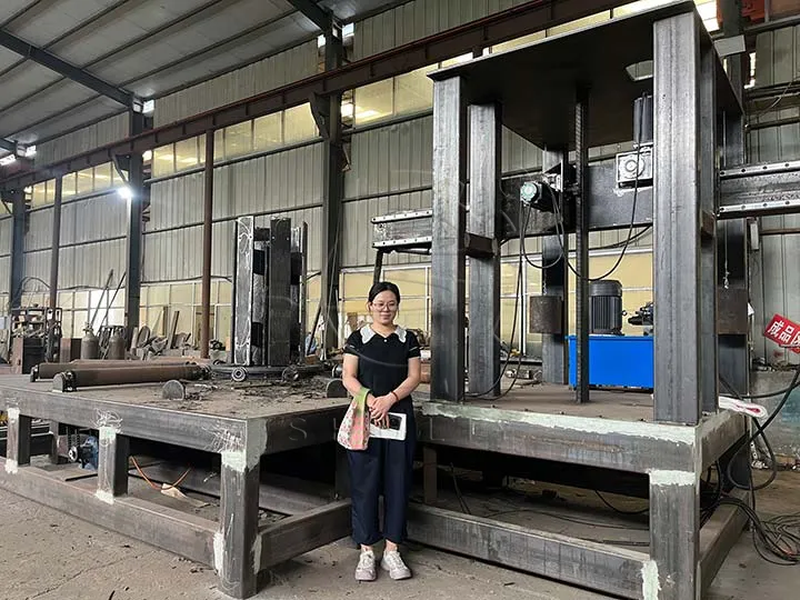 Factory tour of OTR tire dismantling machine in production