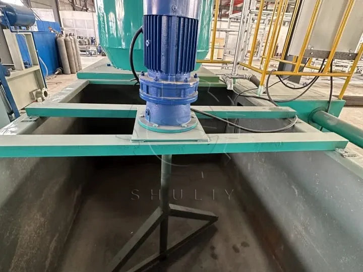 Slurry pump and water tank
