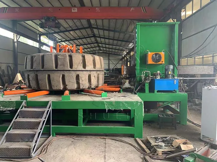 otr tire derimmer in the factory