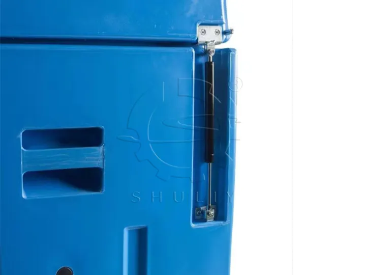 details of the dry ice chest